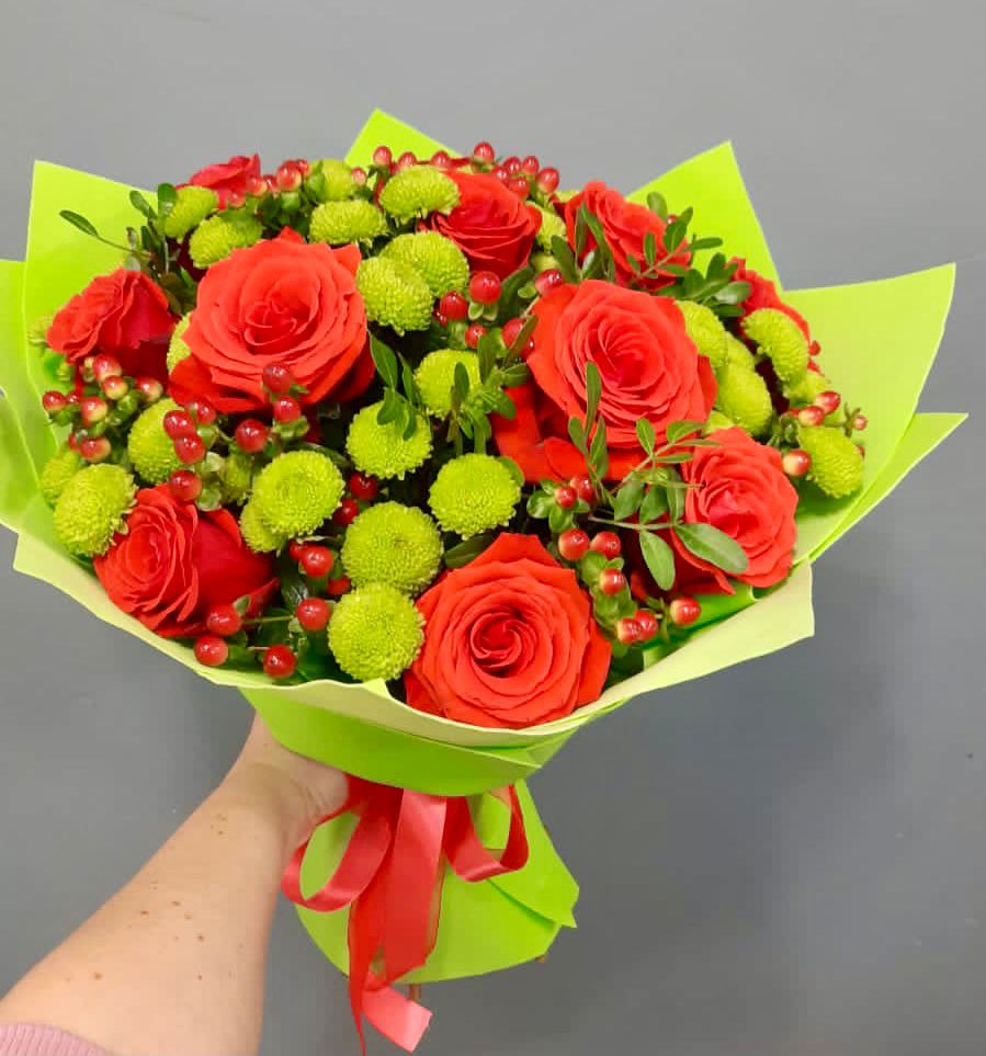 Букет цветов из: Хризантемы и Розы в Турксаде