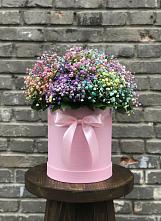 Цветочная композиция из Гипсофила и Розы в шляпной коробке в Турксаде