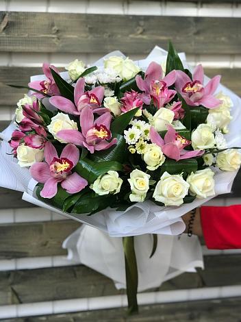 Букет цветов из: Розы и Хризантемы в Турксаде
