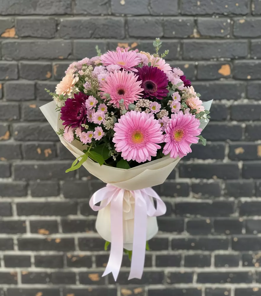 Букет цветов из: Герберы и Хризантемы в Турксаде