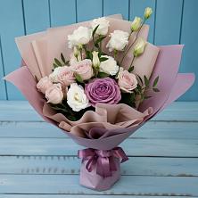 Букет цветов из:  Розы и Лизиантусы в Турксаде