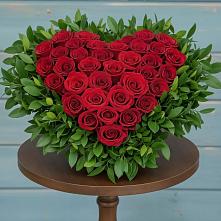 Цветочная композиция из Розы в виде сердца в Турксаде