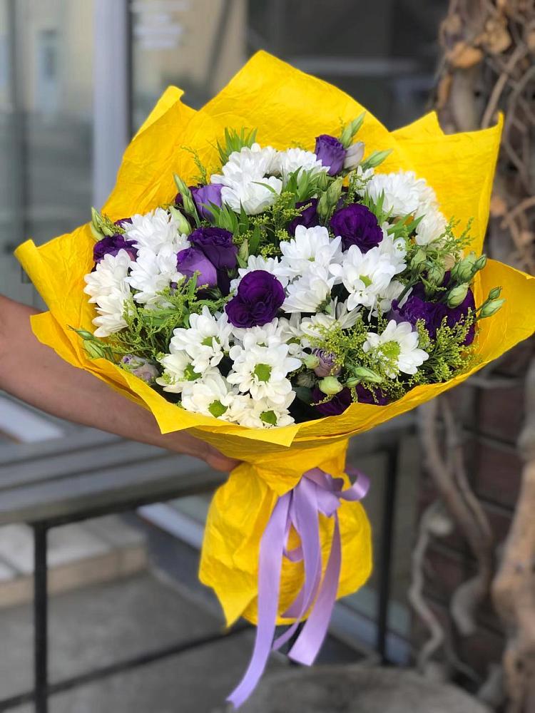 Букет цветов из: Ирисы, Хризантемы и Ромашки в Турксаде