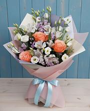 Букет цветов из:  Лизиантусы, Розы, Альстромерии и Гипсофила в Турксаде
