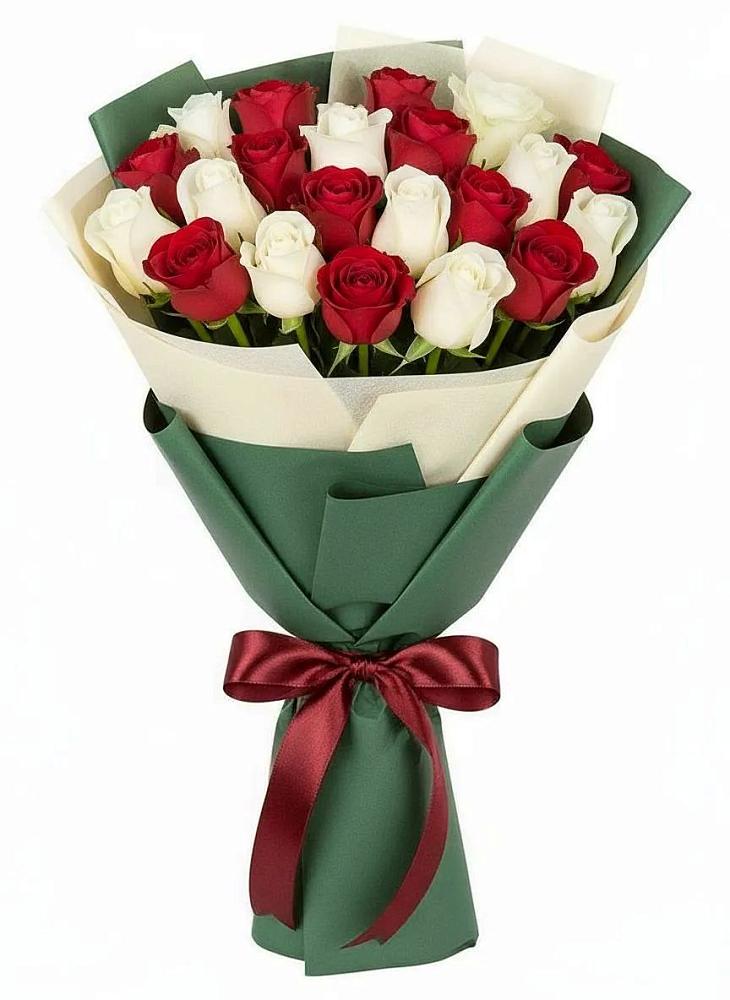 Букет Микс из красных и белых роз в Турксаде