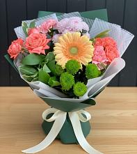 Букет цветов из:  Гвоздики, Розы, Герберы и Хризантемы в Турксаде
