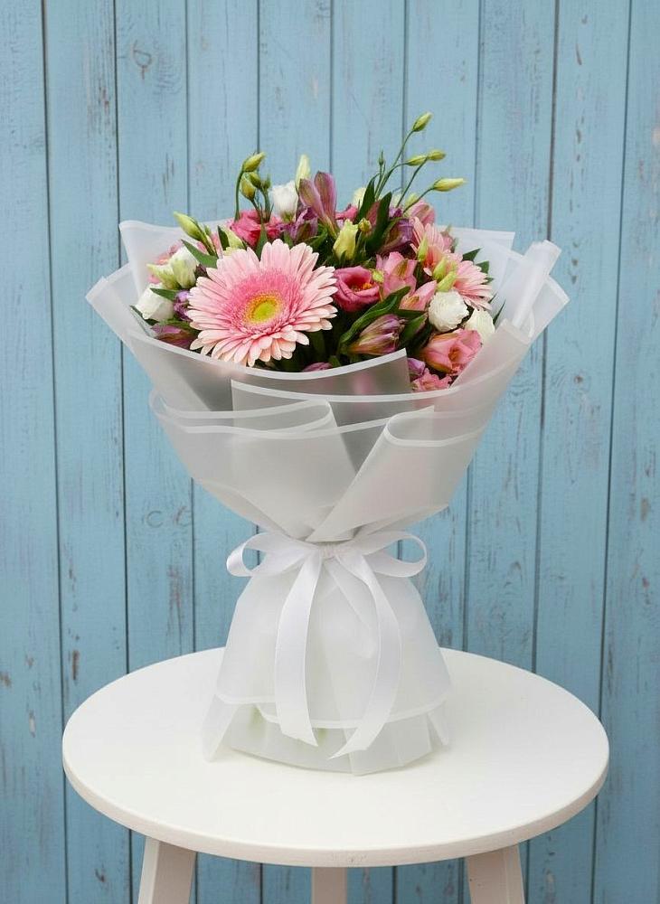 Букет цветов из: Герберы, Альстромерии и Лизиантусы в Турксаде